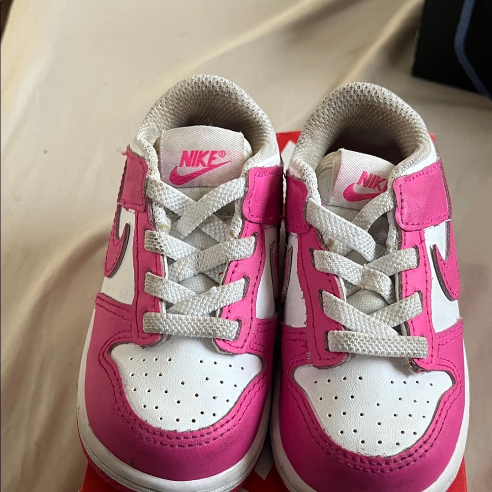 Nike Kids Sneakers in Pink and White